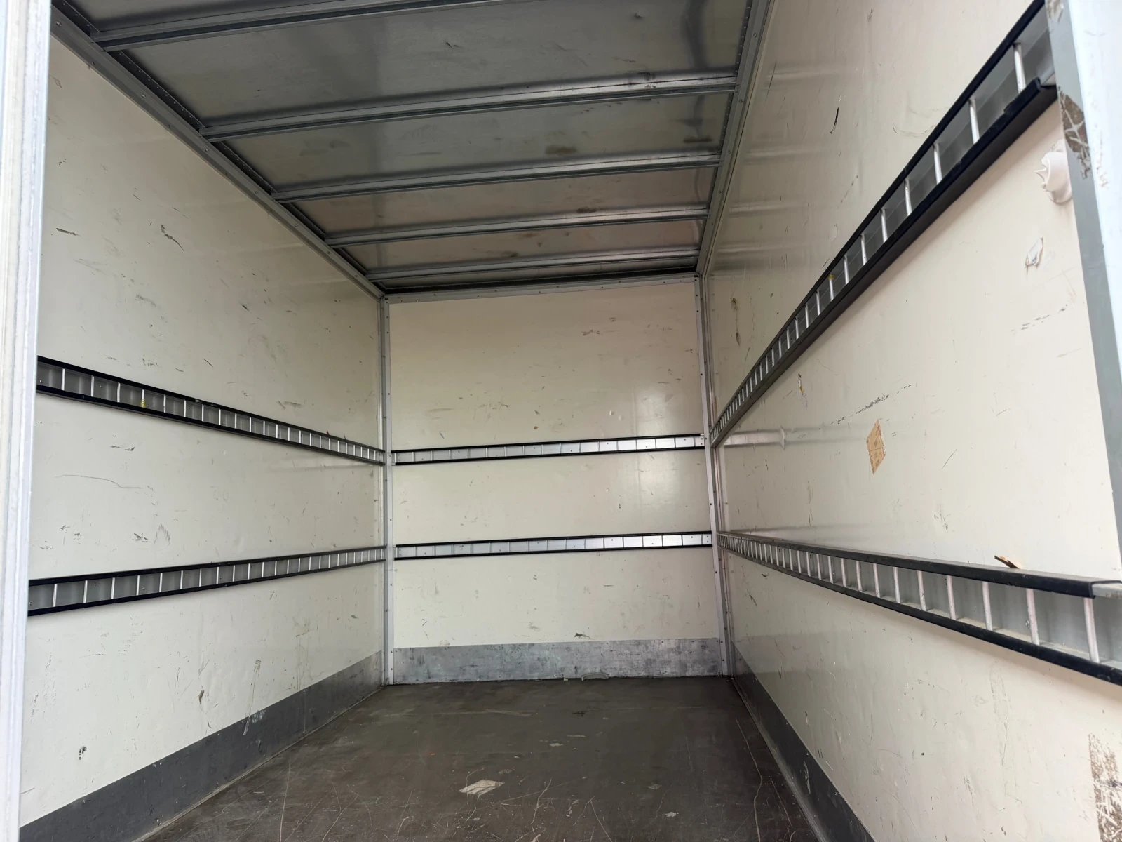 Iveco Daily 35S16* Климатроник* 4.20 метра фургон, снимка 9 - Бусове и автобуси - 55207272