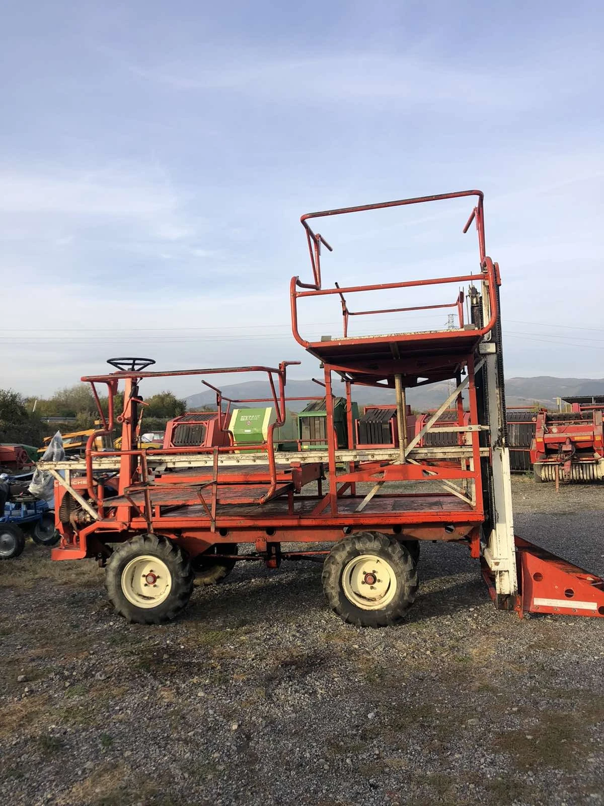     /     | Mobile.bg   12