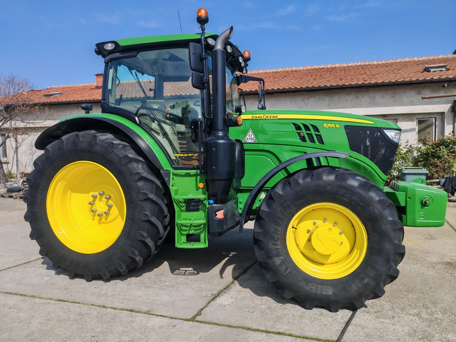 Трактор John Deere 6155R лизинг с първоначална вноска 20 %, снимка 3 - Селскостопанска техника - 54230364