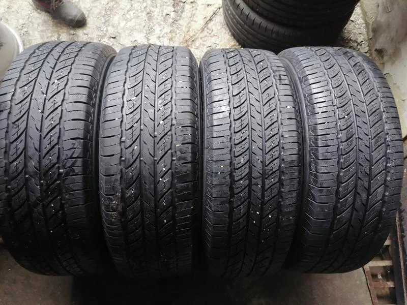 Гуми Всесезонни 235/60R17, снимка 1 - Гуми и джанти - 31789176