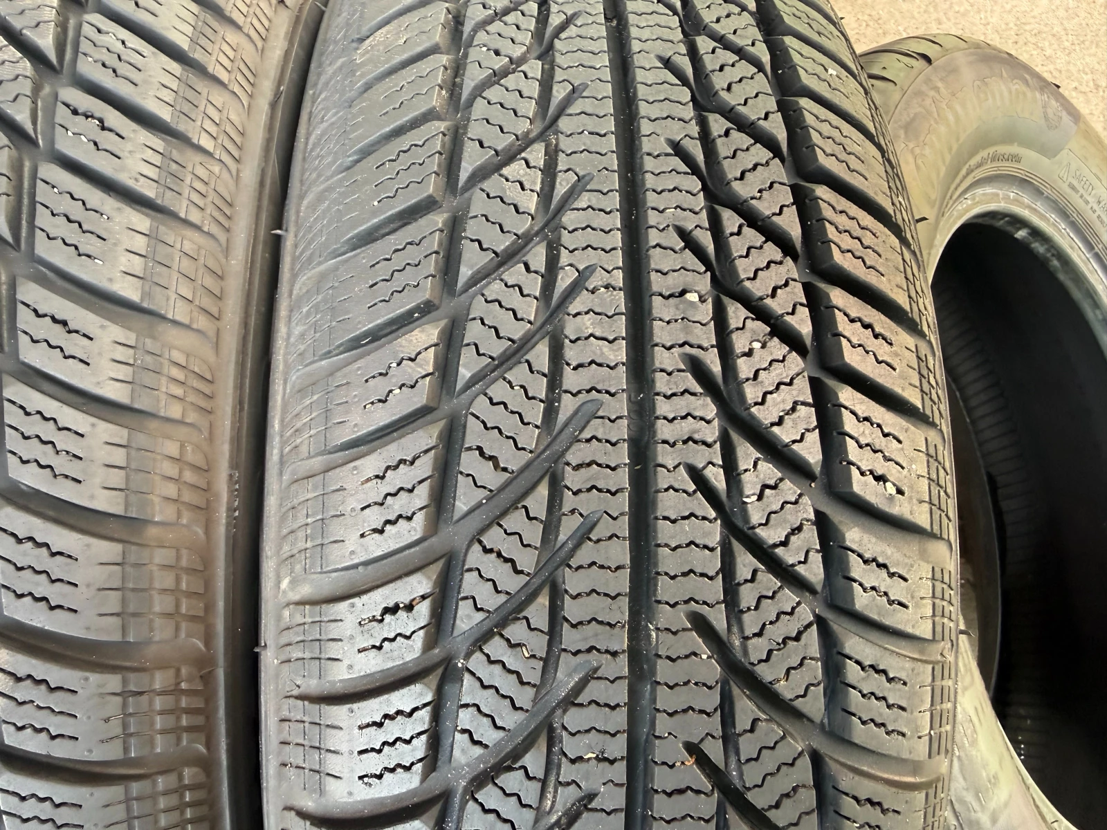 Гуми Зимни 175/65R14, снимка 3 - Гуми и джанти - 54776235