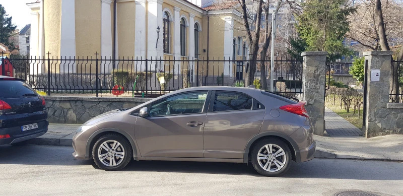 Honda Civic 1.8 AT FULL EXTRAS + Gas, снимка 1 - Автомобили и джипове - 48080843