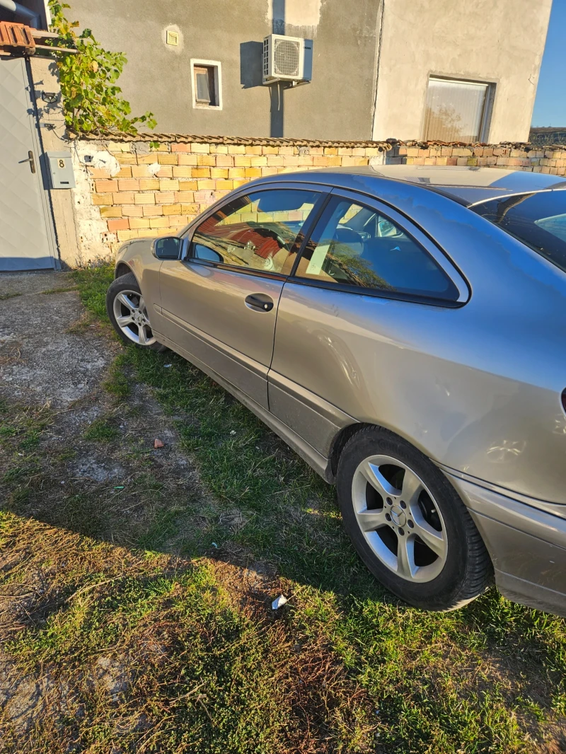 Mercedes-Benz C 200, снимка 3 - Автомобили и джипове - 47497782