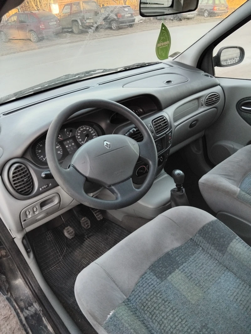 Renault Scenic, снимка 5 - Автомобили и джипове - 48732610