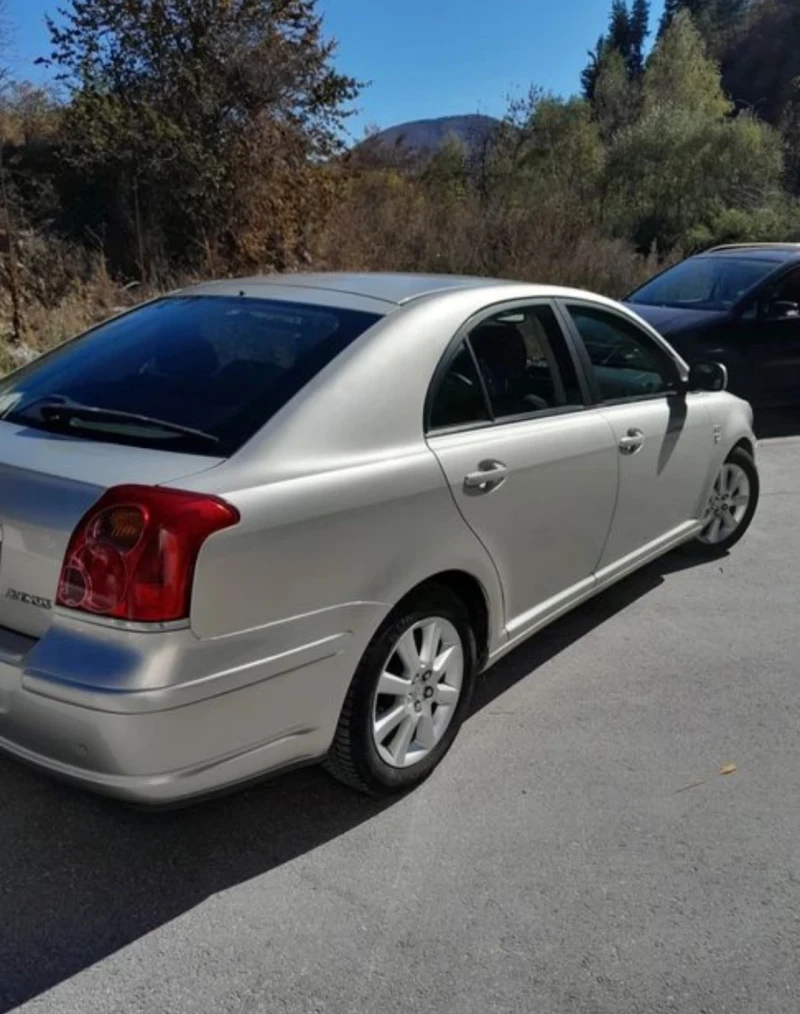 Toyota Avensis 2.0 D4D, снимка 6 - Автомобили и джипове - 49527340