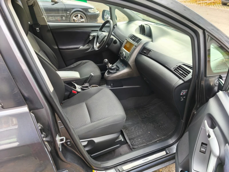 Toyota Verso, снимка 14 - Автомобили и джипове - 52561711