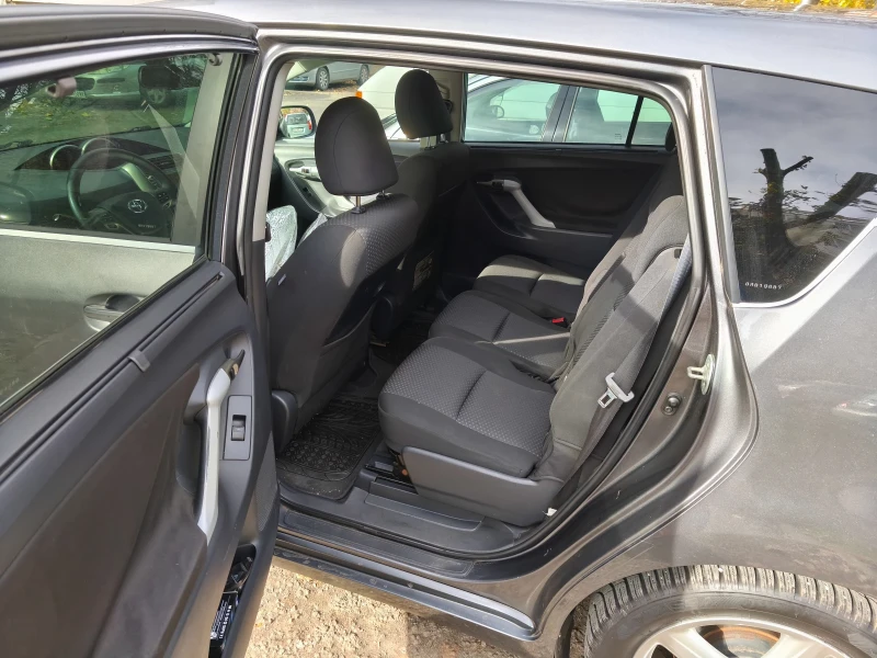 Toyota Verso, снимка 12 - Автомобили и джипове - 52561711