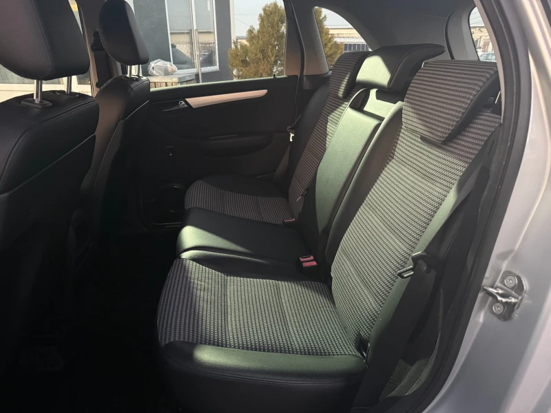 Mercedes-Benz B 200 CDI ОТЛИЧНО СЪСТОЯНИЕ , снимка 8 - Автомобили и джипове - 52838862