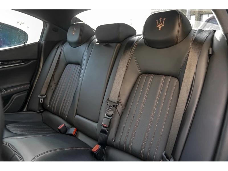 Maserati Ghibli * S Q4 GRANLUSSO | CLEAN CARFAX | NAVI | HARMAN&KA, снимка 16 - Автомобили и джипове - 52944388