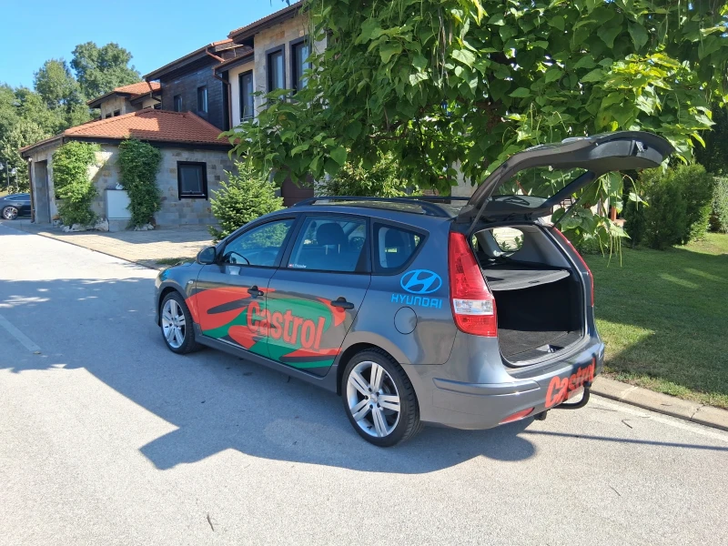 Hyundai I30 1.6 CRDI, снимка 7 - Автомобили и джипове - 53241159