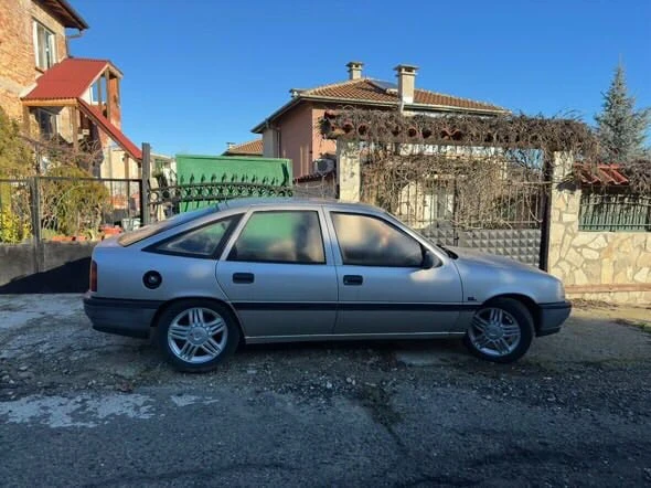 Opel Vectra, снимка 1 - Автомобили и джипове - 48453790