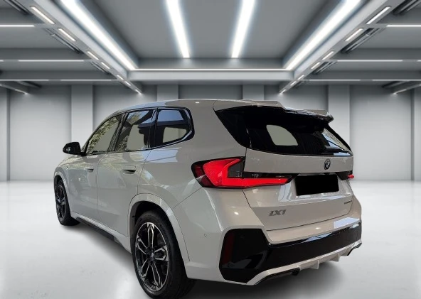 BMW iX1 eDrive20 = M-Sport Pro = Гаранция, снимка 2 - Автомобили и джипове - 56126138