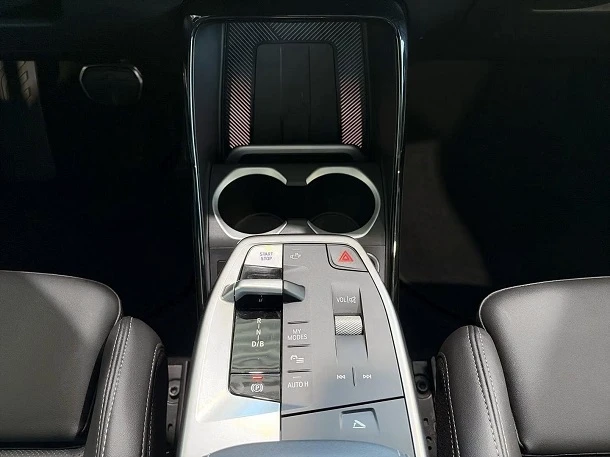 BMW iX1 eDrive20 = M-Sport Pro = Гаранция, снимка 11 - Автомобили и джипове - 56126138