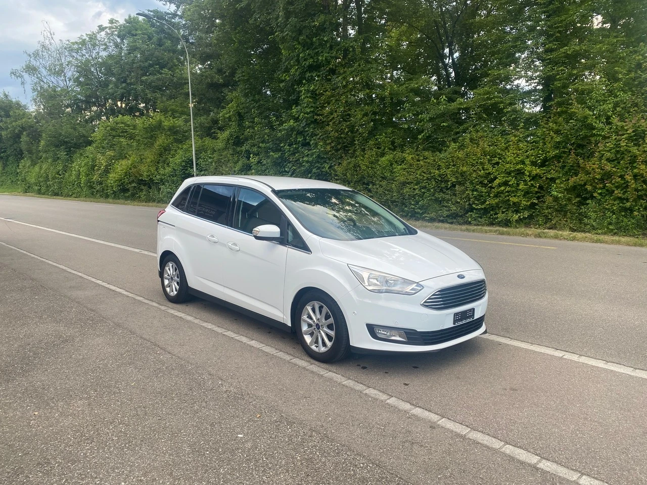 Ford Grand C-Max 2.0TDCi Aut. Swiss - изображение 2