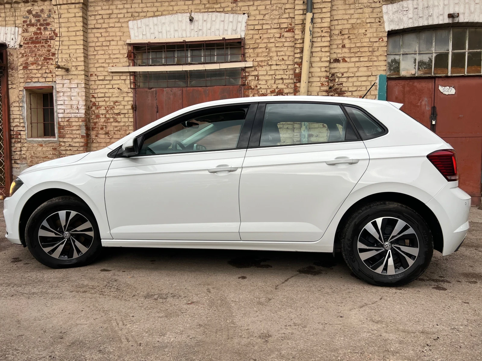 VW Polo 1.6 TDI COMFORT BUSI STE - изображение 8