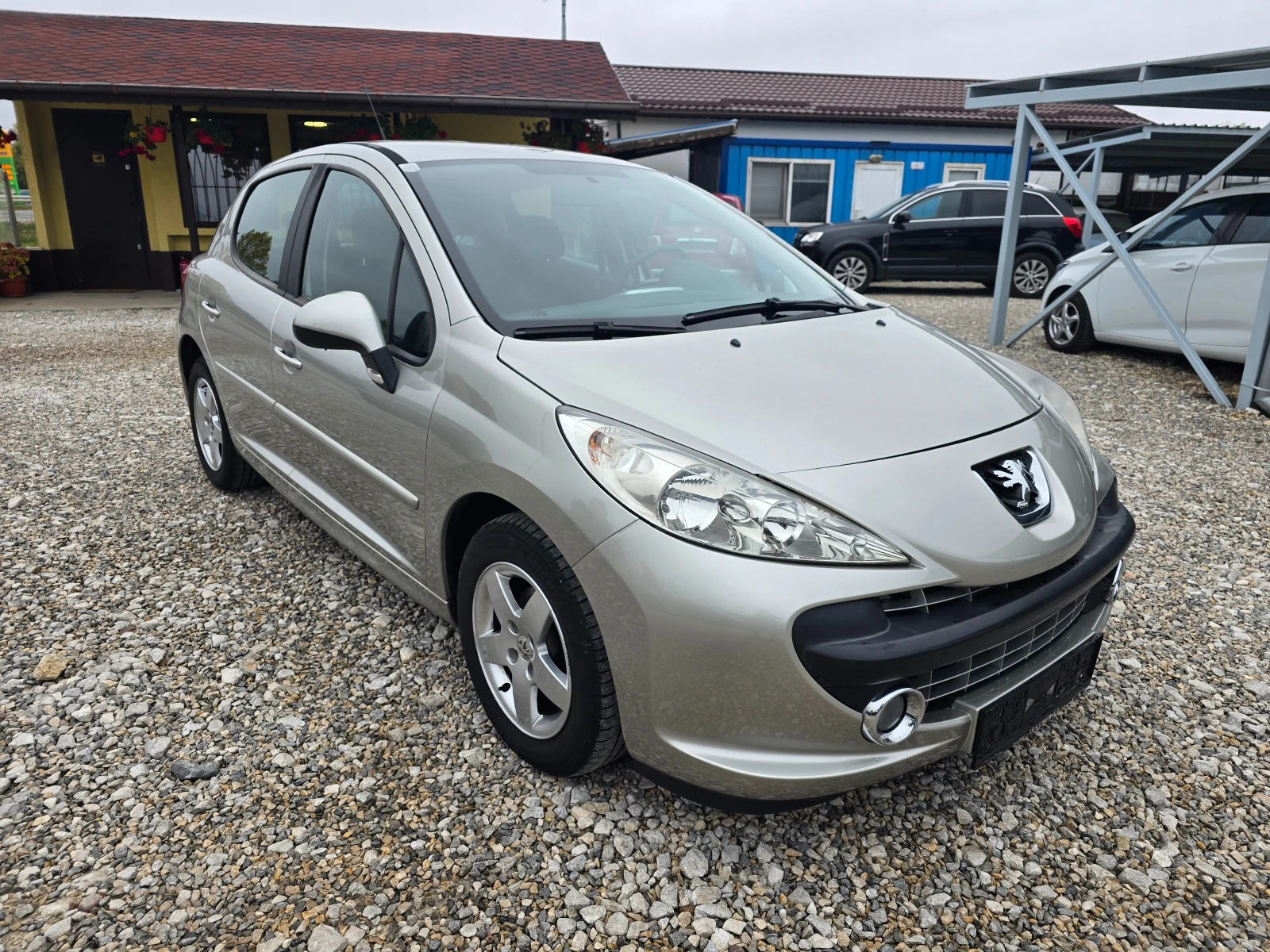 Peugeot 207 1.4 БЕНЗИН ! ! РЕАЛНИ КИЛОМЕТРИ - изображение 7
