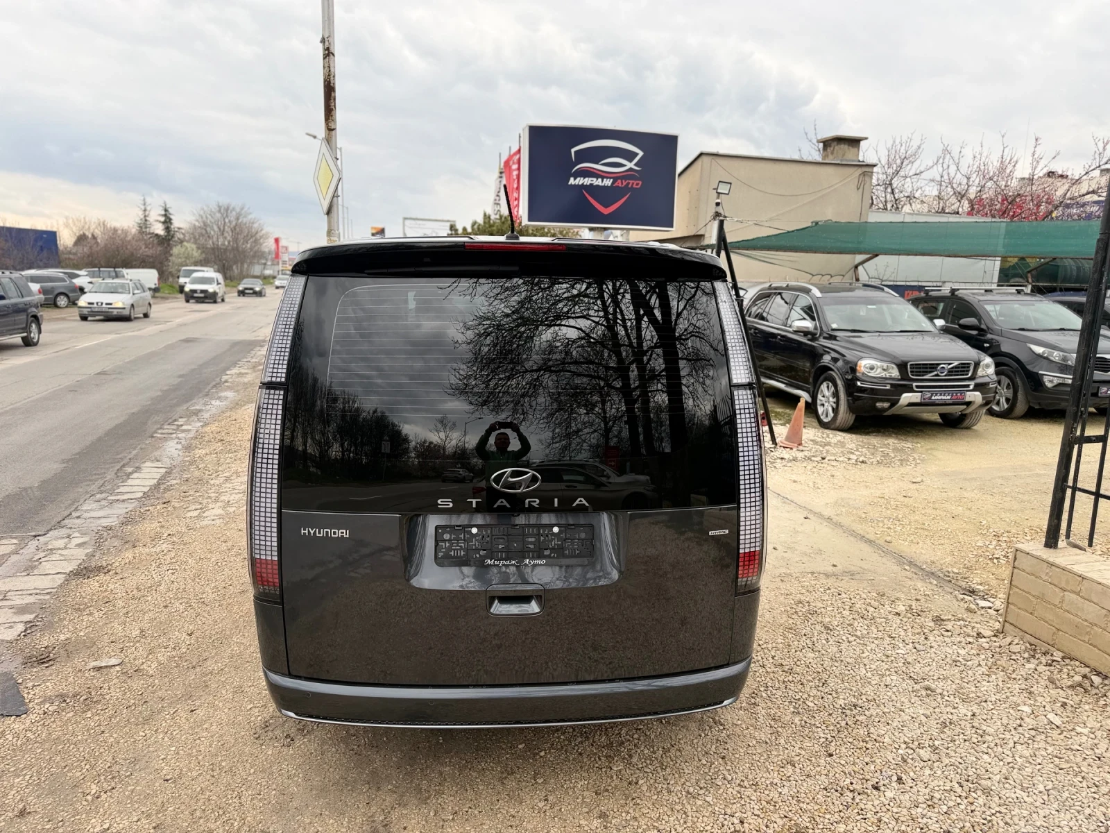 Hyundai Staria PREMIUM* 4x4* 31500km* , снимка 5 - Автомобили и джипове - 54147392