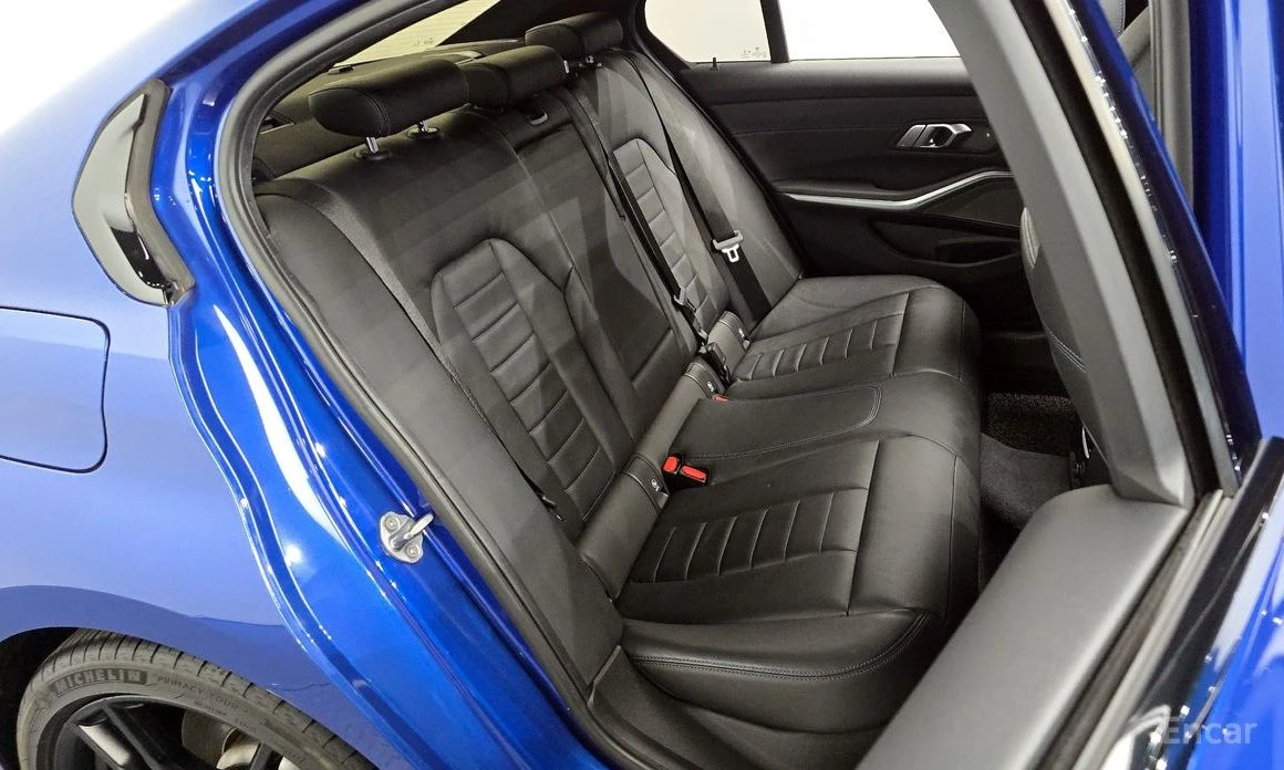 BMW 330 * M-SPORT* ПОДГРЕВ* HEAD-UP* HARMAN KARDON* ШИБИДА, снимка 11 - Автомобили и джипове - 54190479