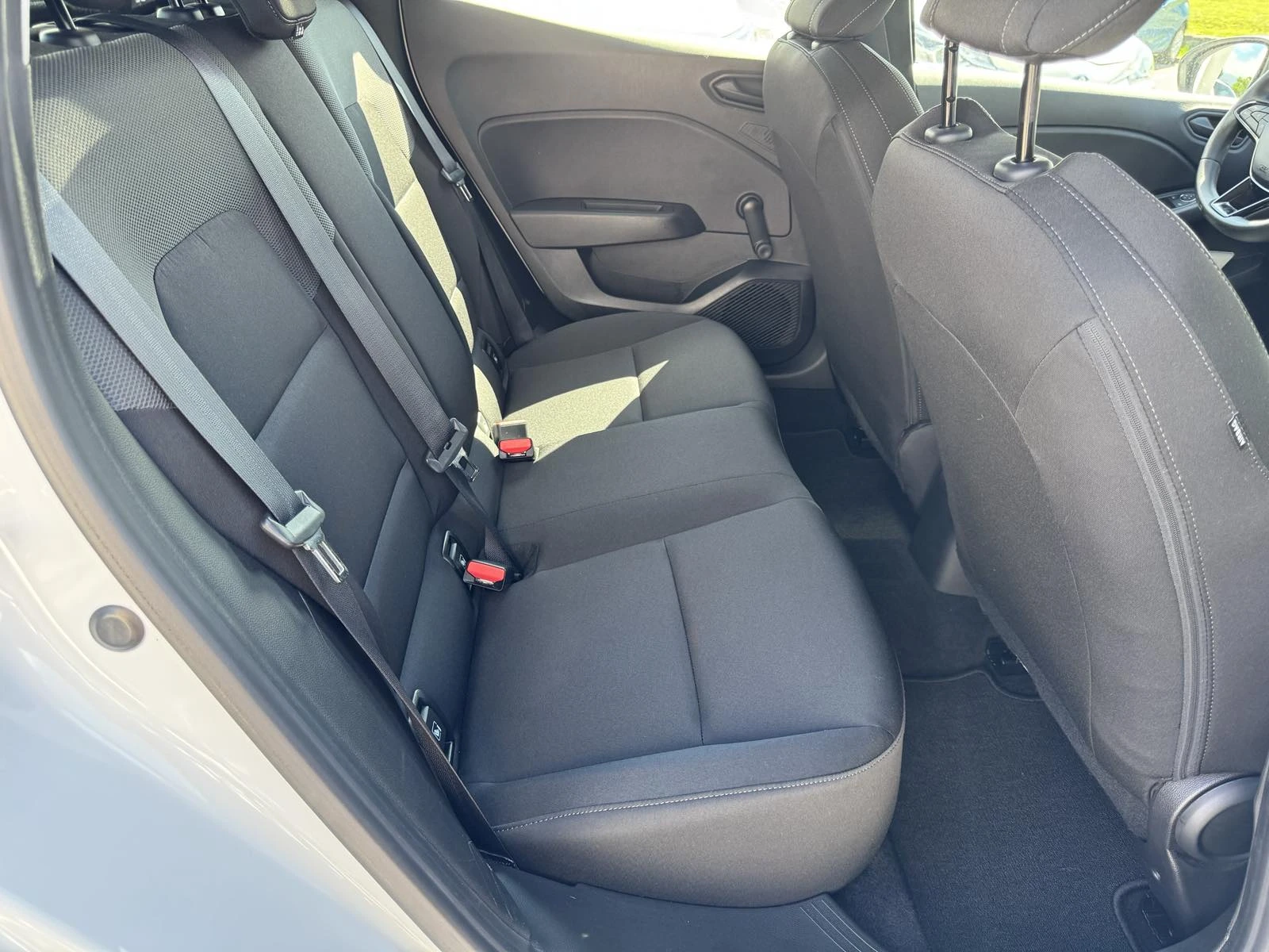Renault Clio 1.0Sce, снимка 10 - Автомобили и джипове - 55046762