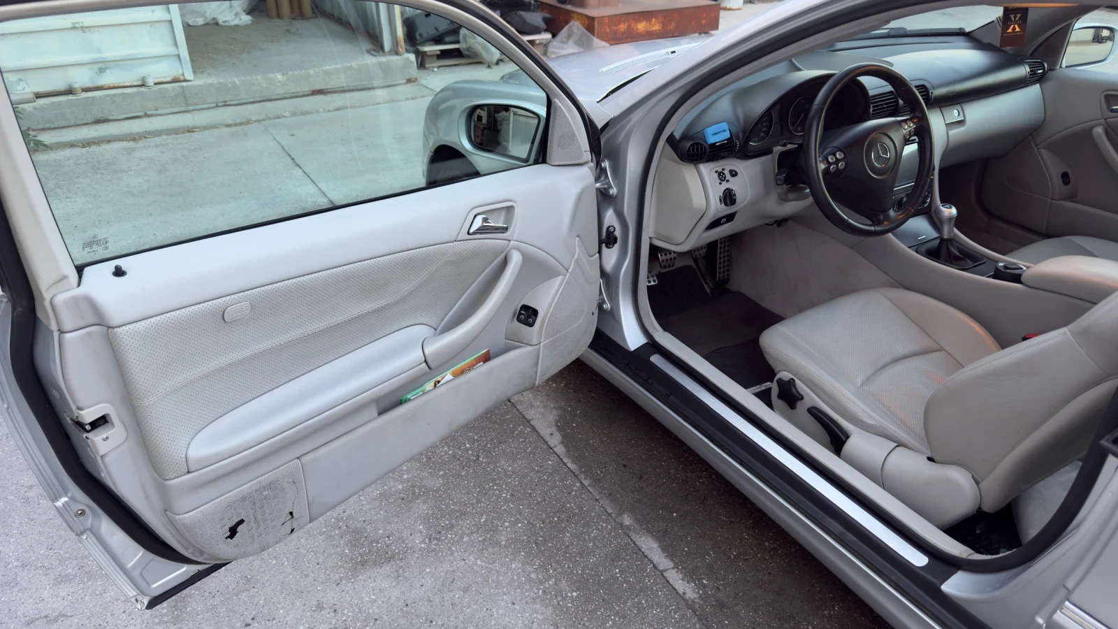 Mercedes-Benz C 200 2.0 163 кс навигация , снимка 10 - Автомобили и джипове - 55494368