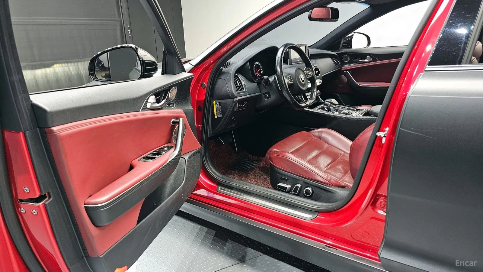 Kia Stinger 3.3Т GT * ОБДУХ* AWD* 360* HUD* PANO* АВТОРЕДИТ, снимка 10 - Автомобили и джипове - 55615855