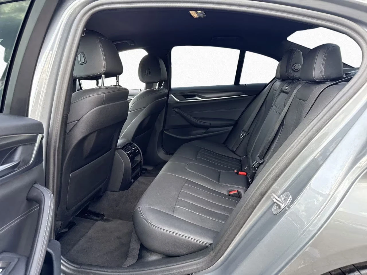 BMW 540 xDRIVE/340HP/M SPORT/CAM/HUD/MEMO/744z, снимка 13 - Автомобили и джипове - 55661068