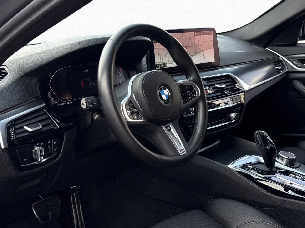 BMW 540 xDRIVE/340HP/M SPORT/CAM/HUD/MEMO/744z, снимка 10 - Автомобили и джипове - 55661068