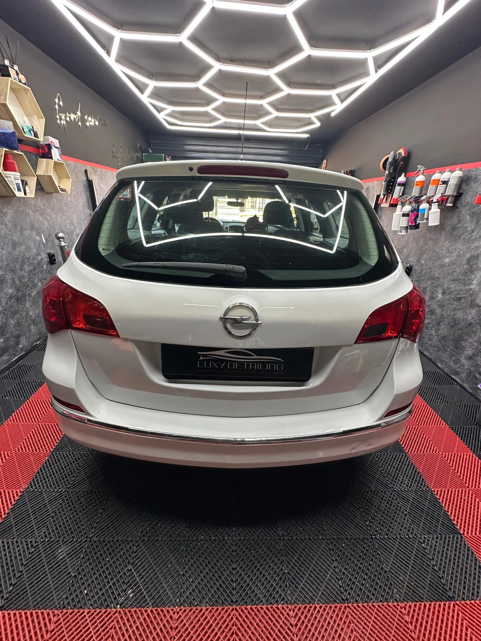 Opel Astra 1.4 Turbo LPG, снимка 8 - Автомобили и джипове - 55978345