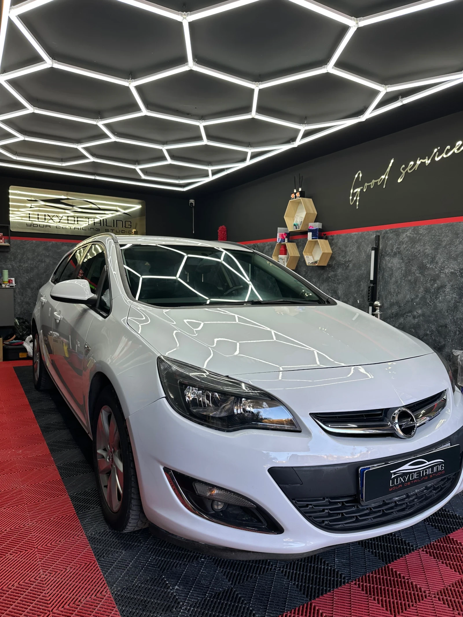 Opel Astra 1.4 Turbo LPG, снимка 3 - Автомобили и джипове - 55978345