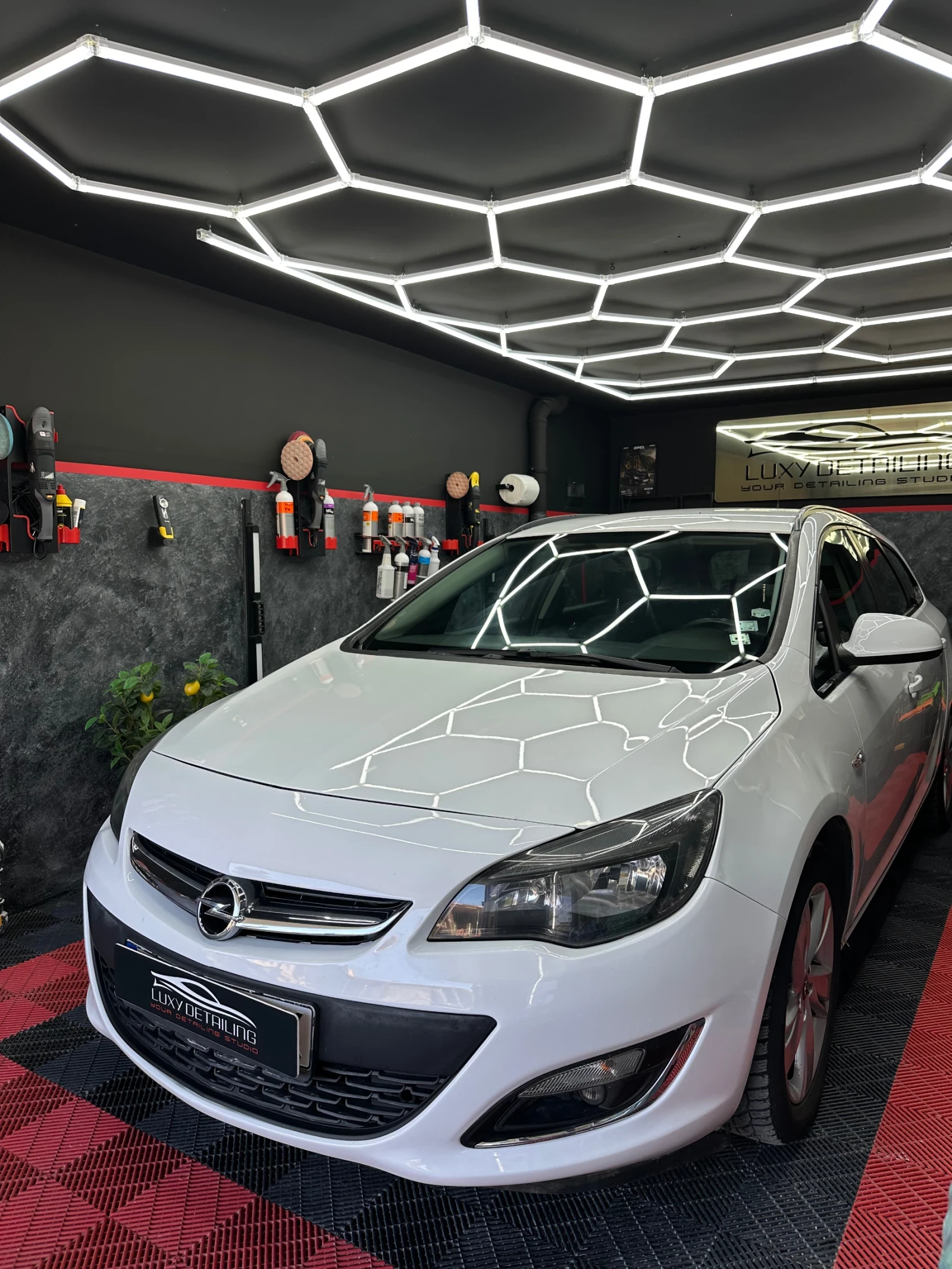 Opel Astra 1.4 Turbo LPG, снимка 2 - Автомобили и джипове - 55978345