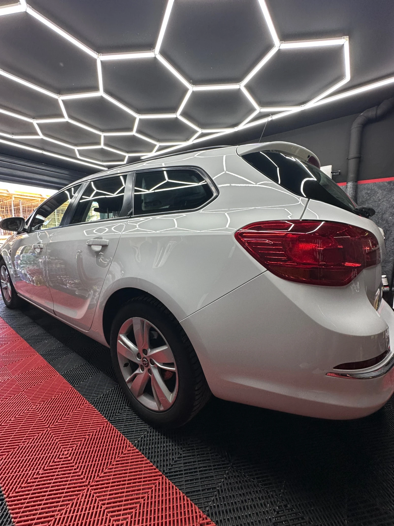 Opel Astra 1.4 Turbo LPG, снимка 7 - Автомобили и джипове - 55978345