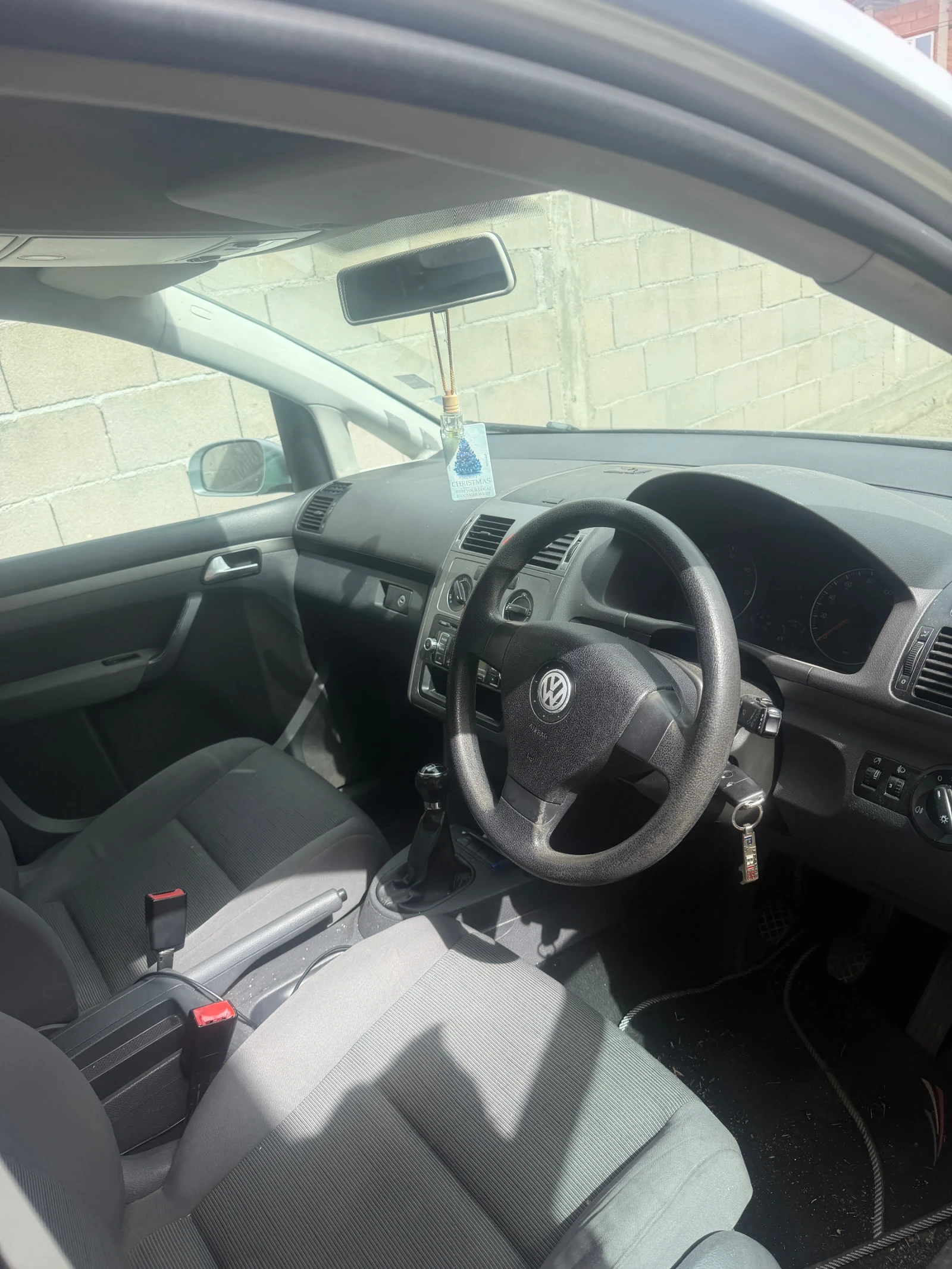 VW Touran, снимка 3 - Автомобили и джипове - 56179605