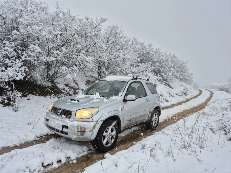 Toyota Rav4, снимка 1 - Автомобили и джипове - 47512395