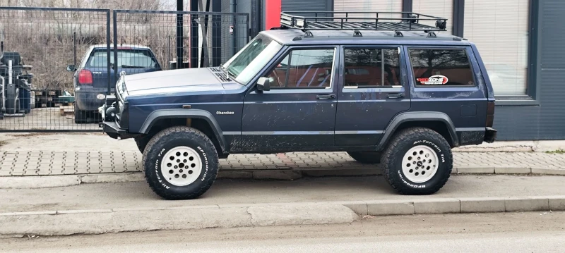 Jeep Cherokee, снимка 4 - Автомобили и джипове - 52510393