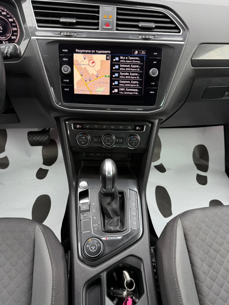 VW Tiguan 1.4i CH 4x4 AUTOMAT NAVI, снимка 17 - Автомобили и джипове - 52855706