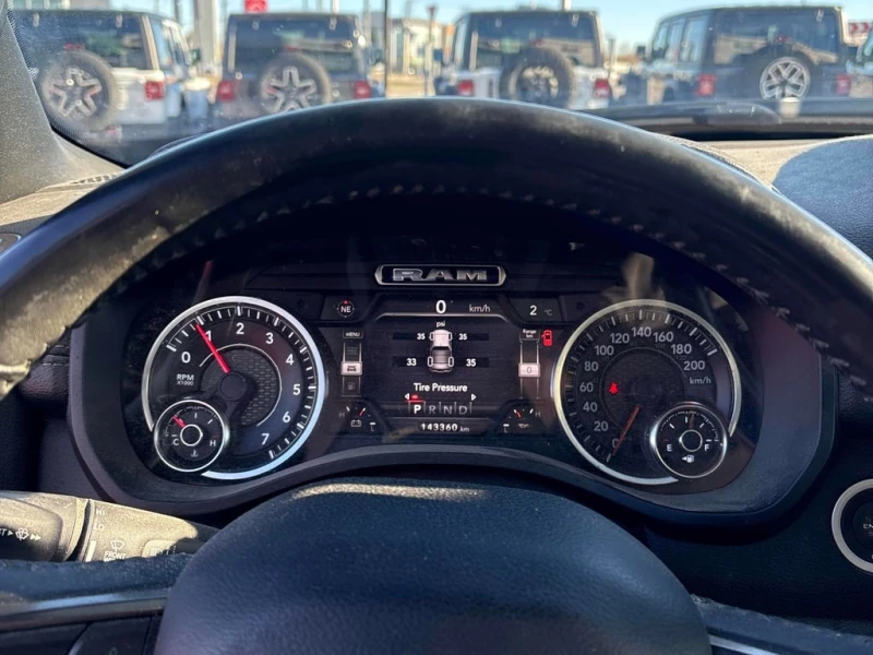 Dodge RAM 1500 * Sport * CARFAX * БЕЗ ПЪРВОНАЧАЛНА ВНОСКА, снимка 8 - Автомобили и джипове - 53048165