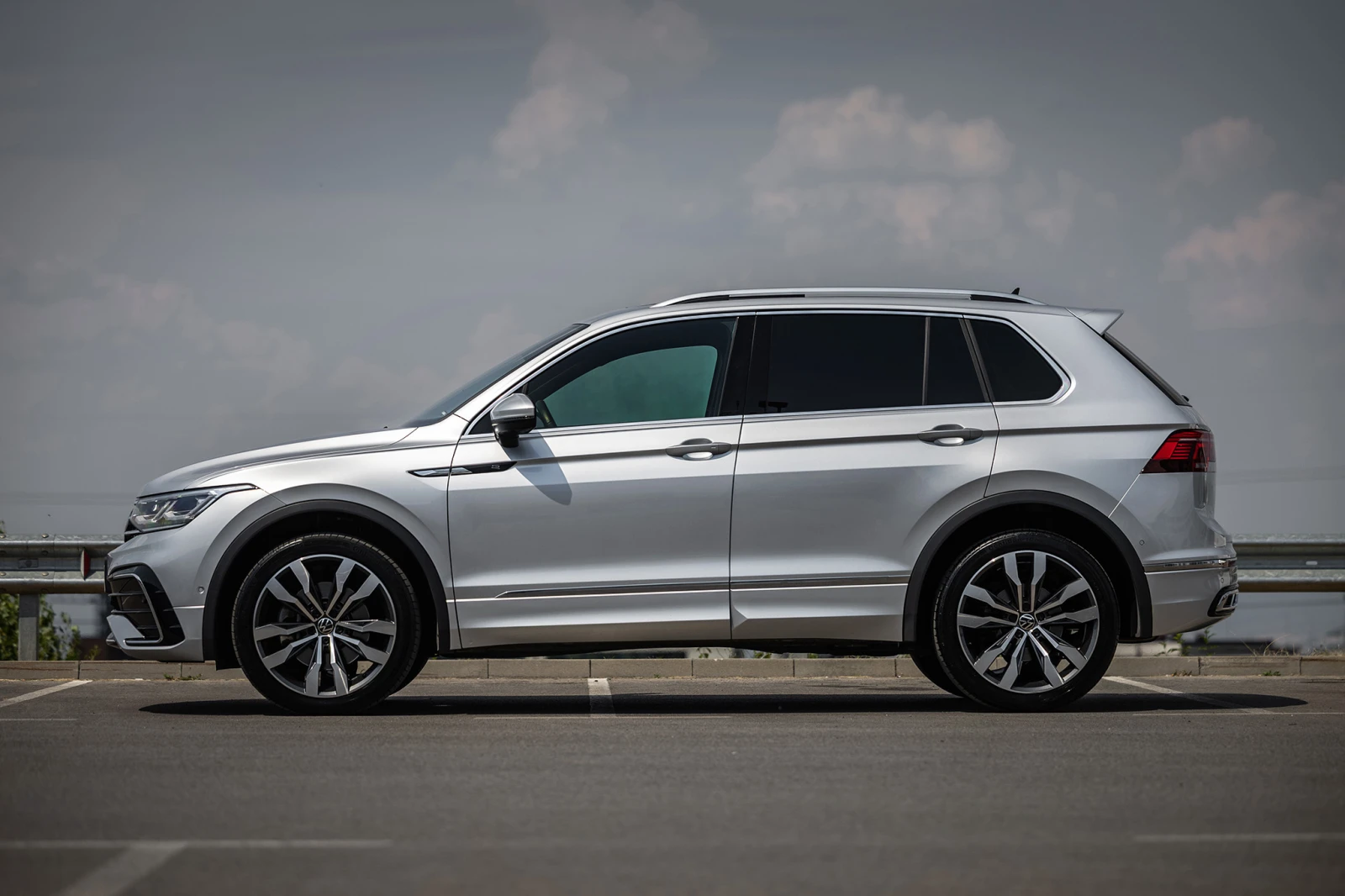VW Tiguan R Line N1 - изображение 4