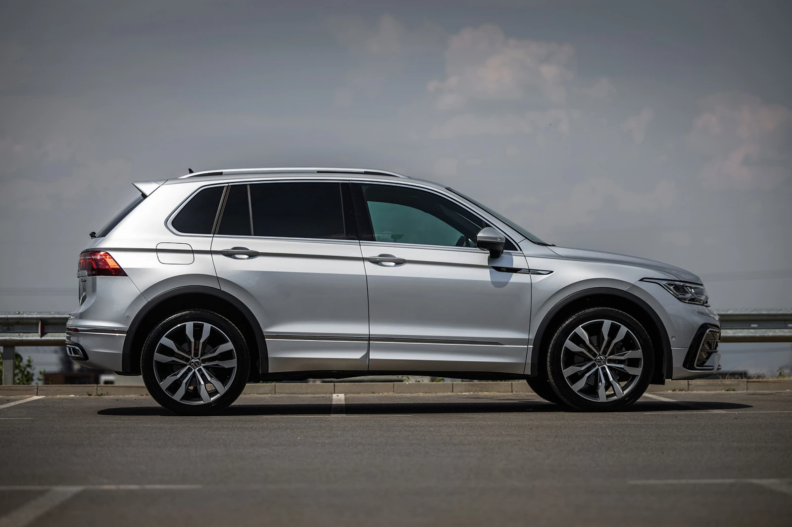 VW Tiguan R Line N1 - изображение 8