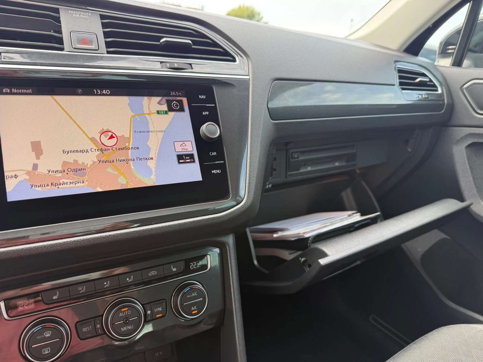 VW Tiguan 1.4i CH 4x4 AUTOMAT NAVI, снимка 12 - Автомобили и джипове - 52855706