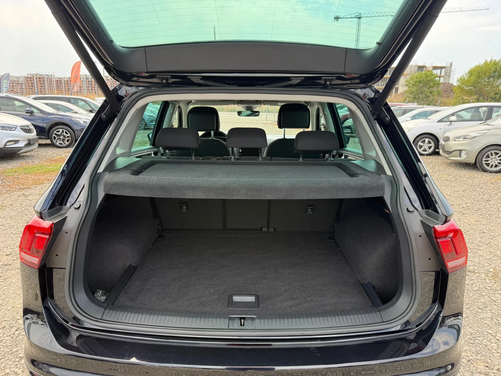 VW Tiguan 1.4i CH 4x4 AUTOMAT NAVI, снимка 7 - Автомобили и джипове - 52855706