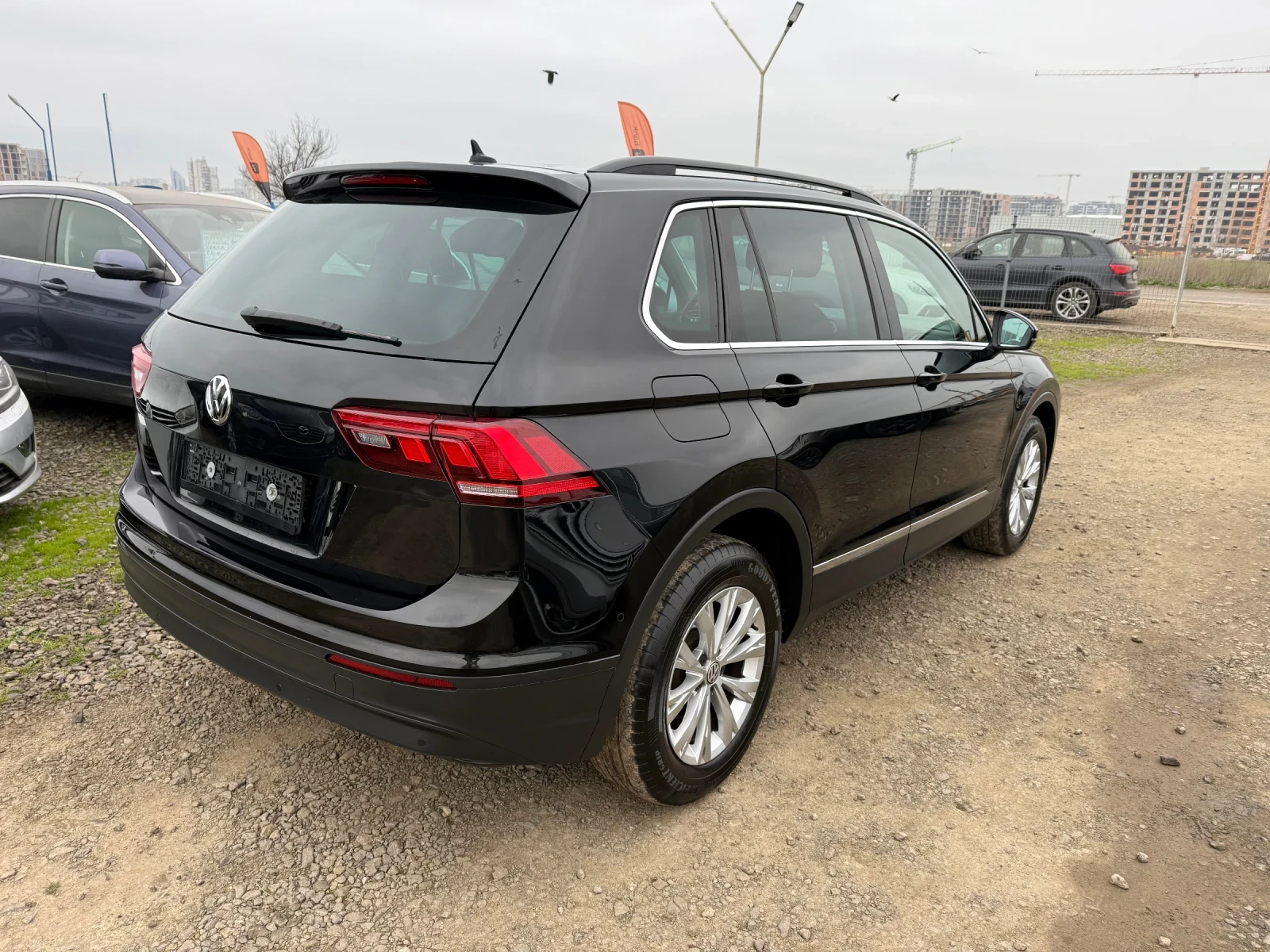 VW Tiguan 1.4i CH 4x4 AUTOMAT NAVI - изображение 4