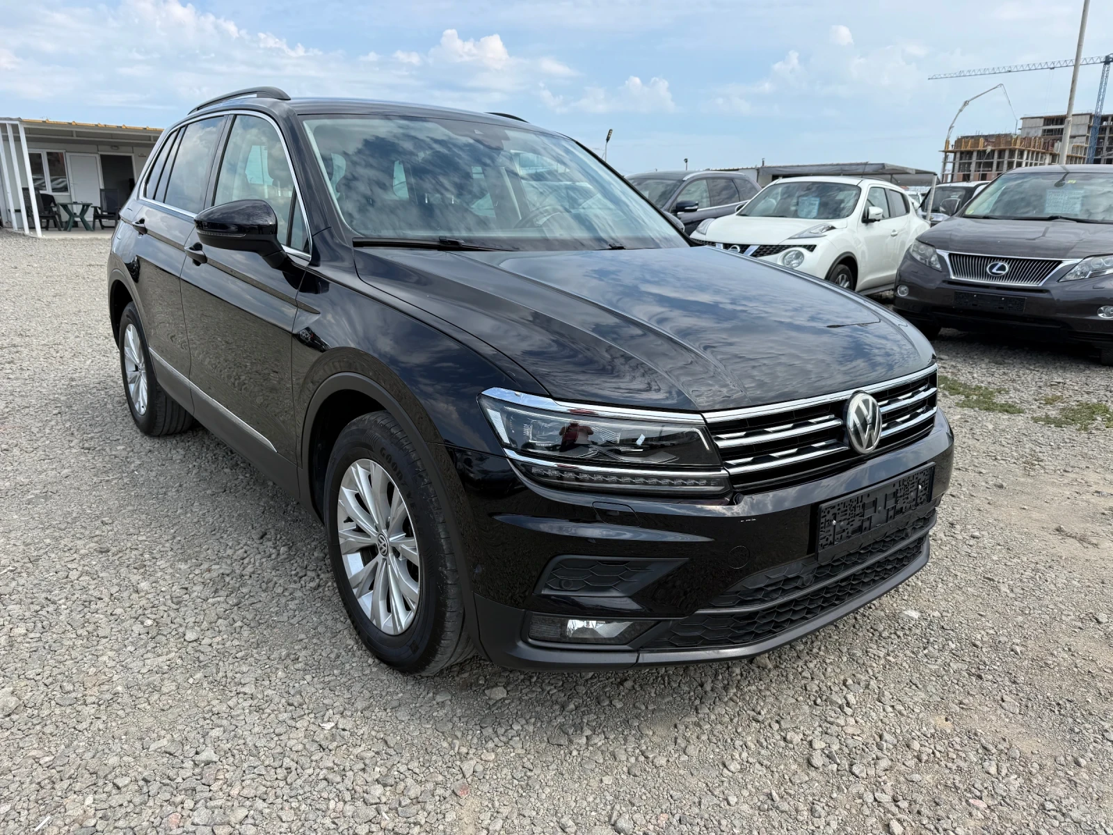 VW Tiguan 1.4i CH 4x4 AUTOMAT NAVI, снимка 3 - Автомобили и джипове - 52855706