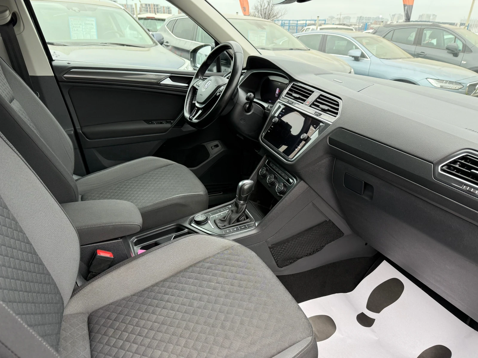 VW Tiguan 1.4i CH 4x4 AUTOMAT NAVI - изображение 7