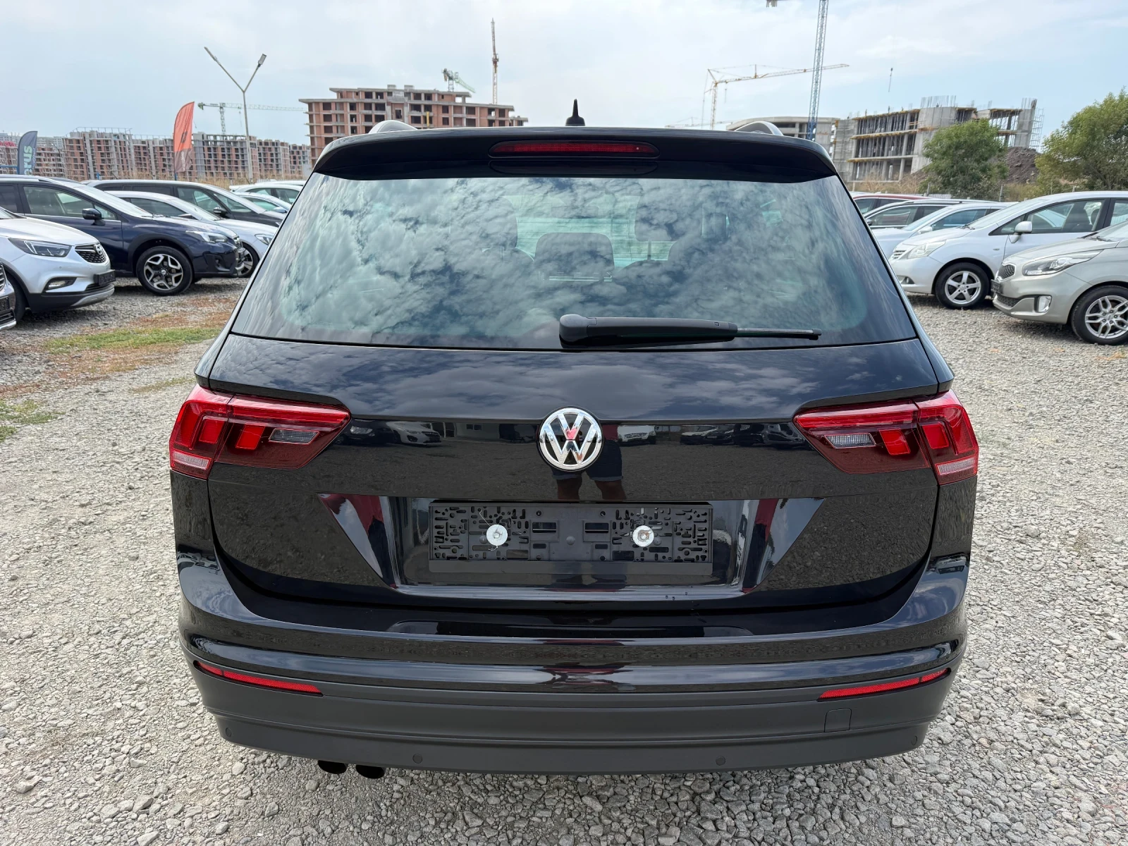 VW Tiguan 1.4i CH 4x4 AUTOMAT NAVI, снимка 5 - Автомобили и джипове - 52855706