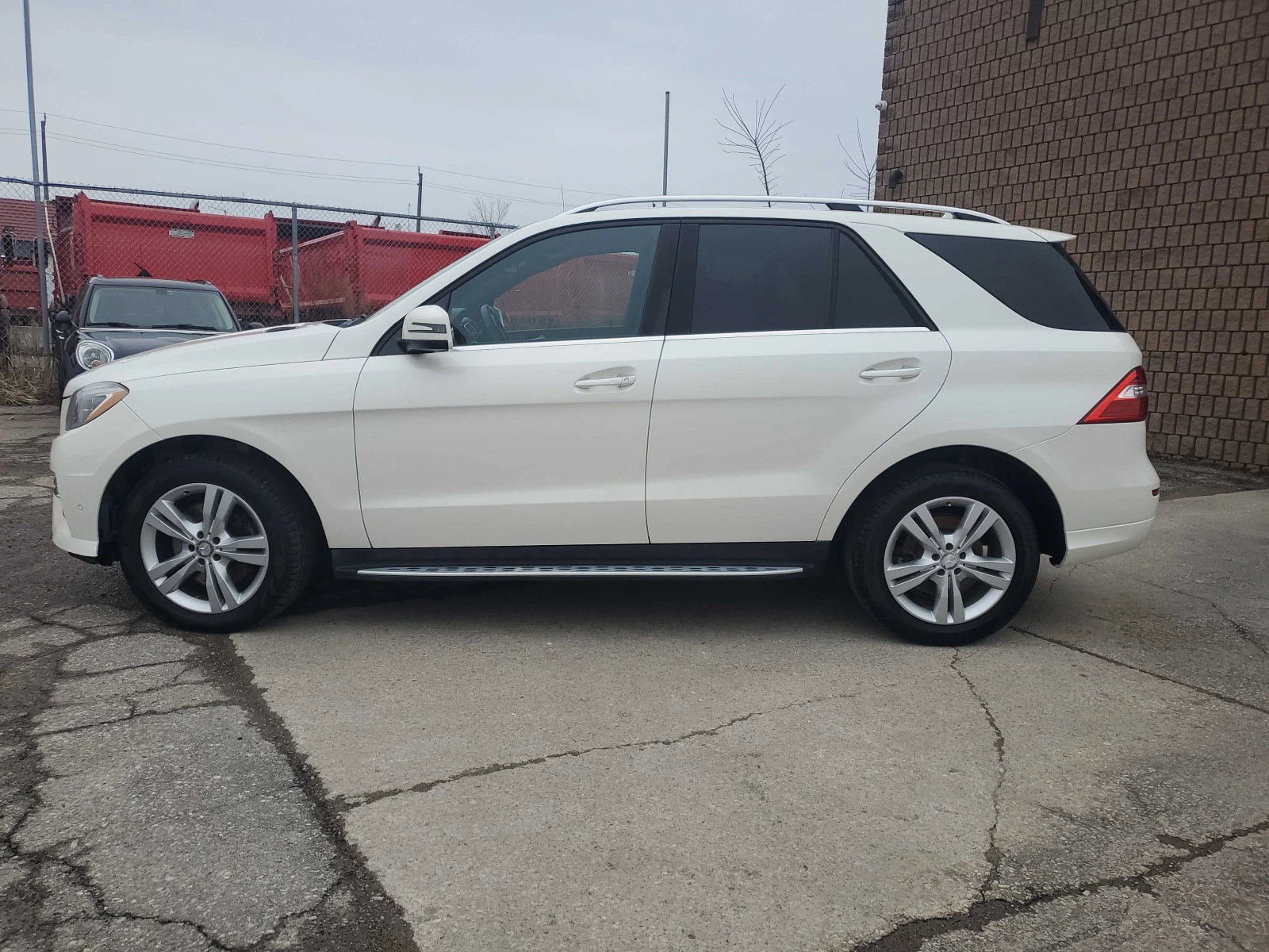 Mercedes-Benz ML 350 D * СЕРВИЗНА ИСТОРИЯ * CARFAX * , снимка 3 - Автомобили и джипове - 53940511
