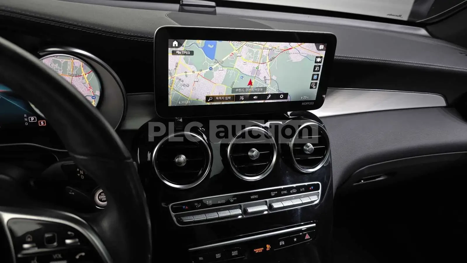 Mercedes-Benz GLC 220 d| PANO| HEAD UP| КАМЕРА| ВКЛ.ТЕХНОТЕСТ, снимка 10 - Автомобили и джипове - 54616908