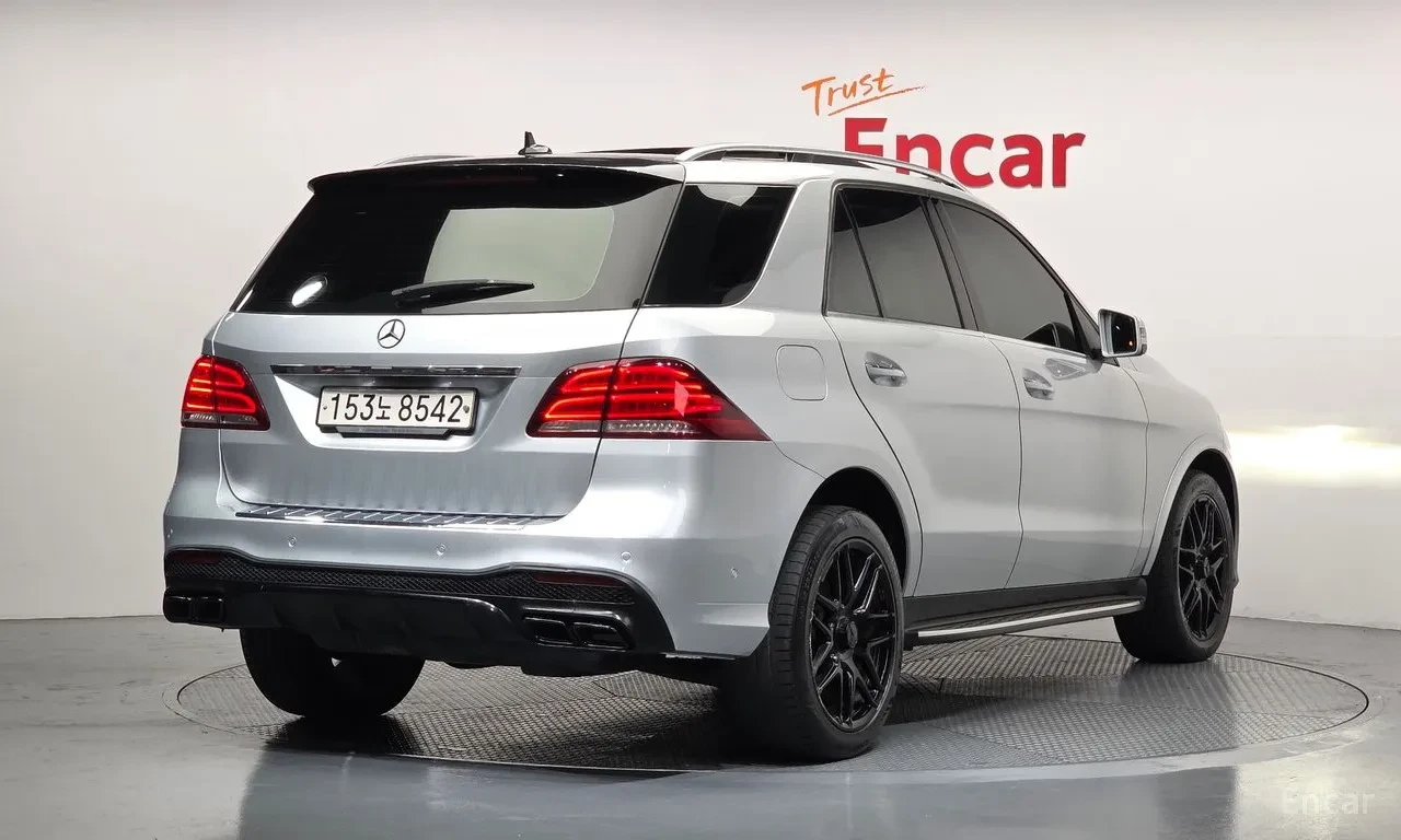 Mercedes-Benz GLE 350 TOP/LOW KM, снимка 2 - Автомобили и джипове - 54749807