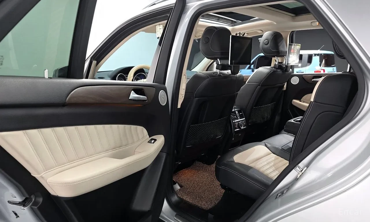 Mercedes-Benz GLE 350 TOP/LOW KM, снимка 9 - Автомобили и джипове - 54749807