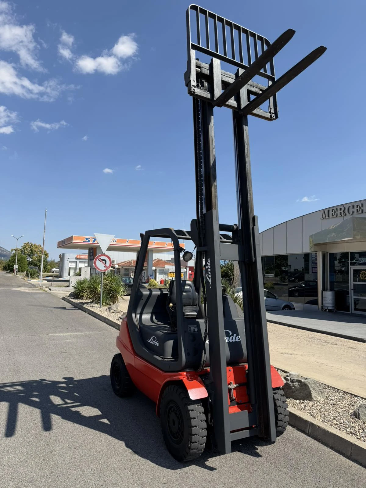 Мотокар Linde H25D-03 Дизел, снимка 2 - Индустриална техника - 55641284
