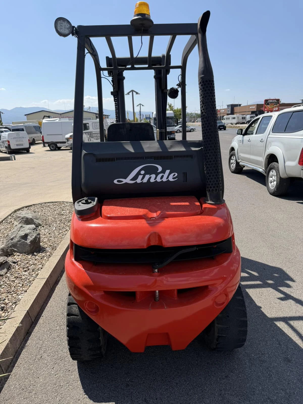 Мотокар Linde H25D-03 Дизел, снимка 6 - Индустриална техника - 55641284